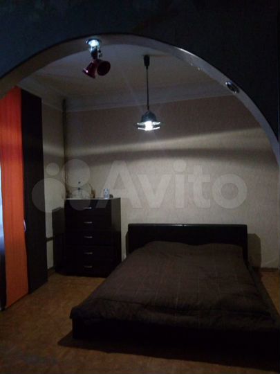 4-к. квартира, 93 м², 1/2 эт.