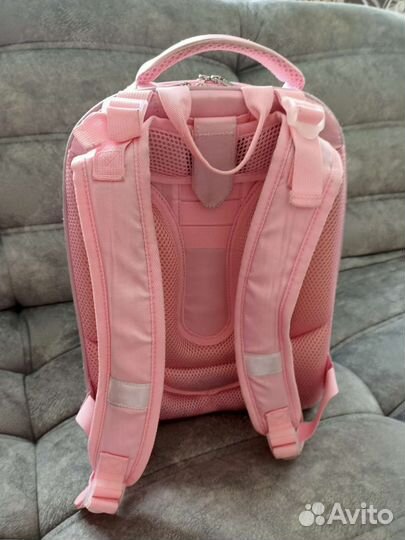 Продаю ортопедический рюкзак почти новый на девочк