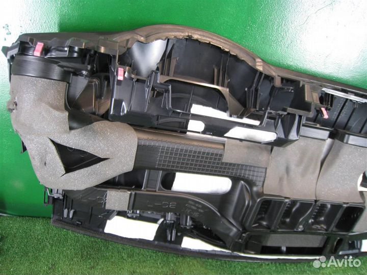 Торпедо Toyota Auris E18 2015