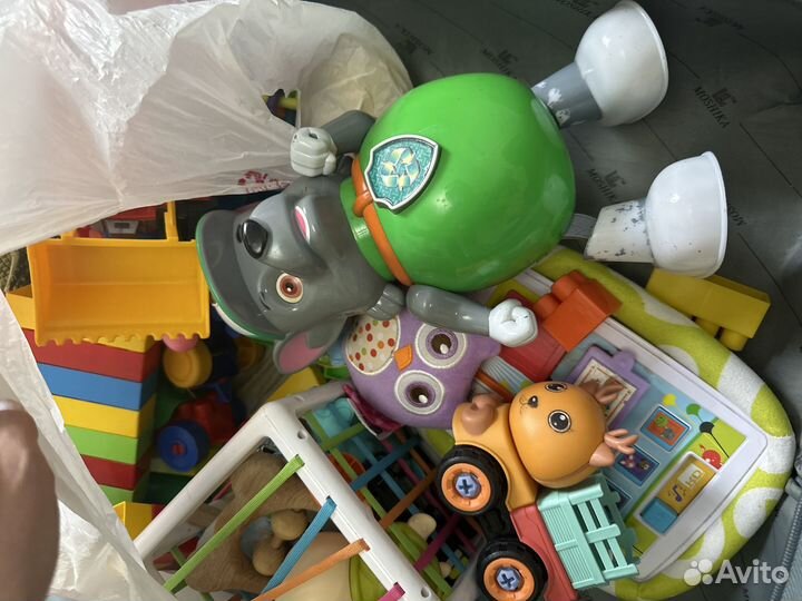 Детские игрушки, вещи, горшок