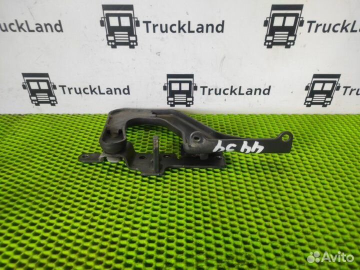 Петля нижней откидной ступени левая Volvo Fh 4