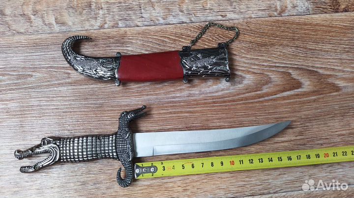 Нож сувенирный в виде крокодила