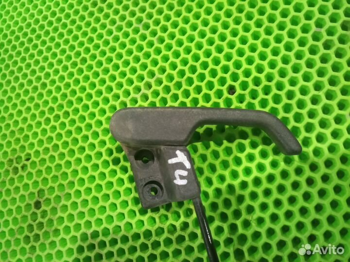 Ручка капота Volkswagen Transporter Caravelle T4