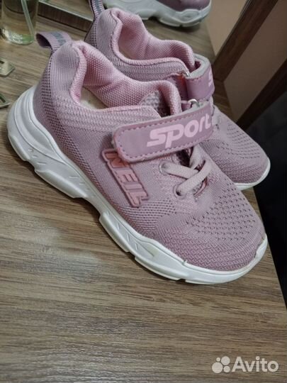 Кроссовки 27 р. для девочки