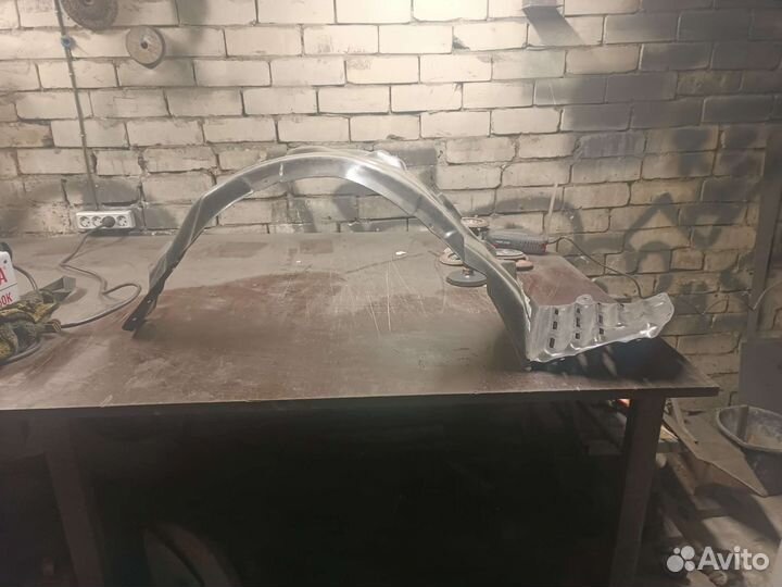 Подкрылок правый lanser X