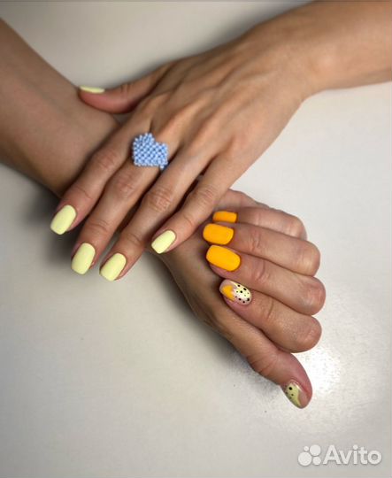 Маникюр, педикюр на Днепровском