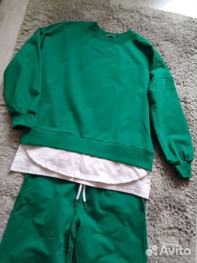 Костюм спортивный
