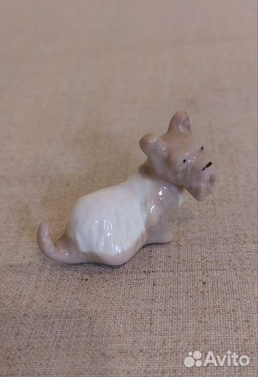 Мини скульптура собачка фарфор СССР 70е винтаж