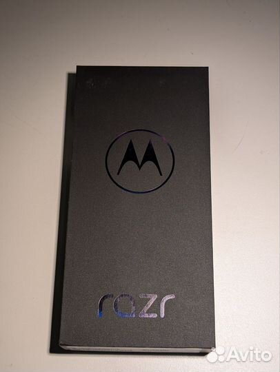 Motorola Razr 50, 8/256 ГБ