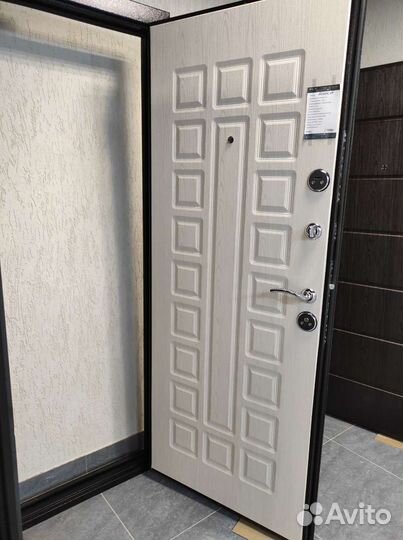 Дверь входная металлическая