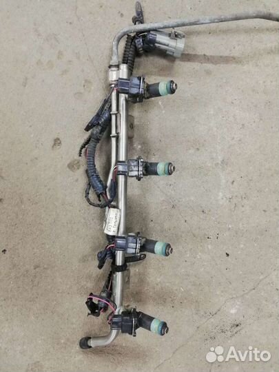 Топливная рампа с форсунками ваз приора 1,6 16кл