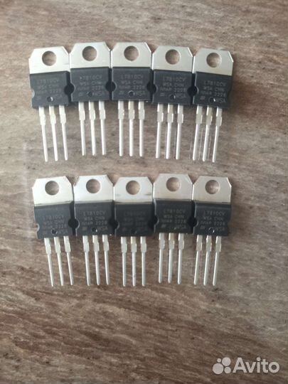 Транзистор в приборную панель Audi80