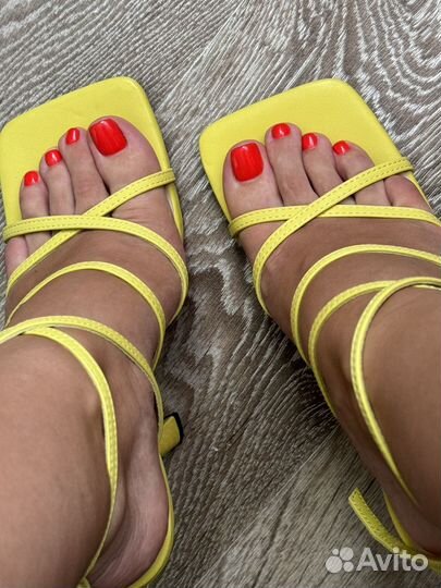 Босоножки Zara