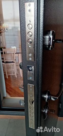 Дверь входная с зеркалом
