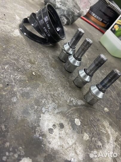 Болт колесны с экцентриком