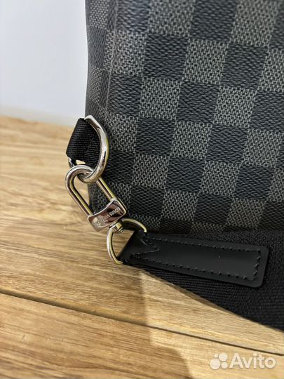 Louis vuitton avenue sling bag