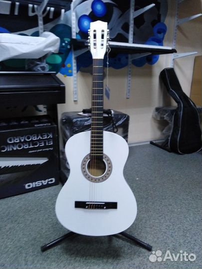 Гитара новая