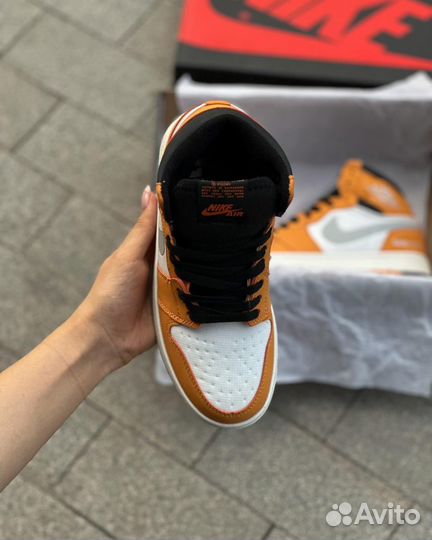 Nike Air Jordan 1 Gore Tex Light Curry