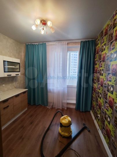 2-к. квартира, 54 м², 5/17 эт.