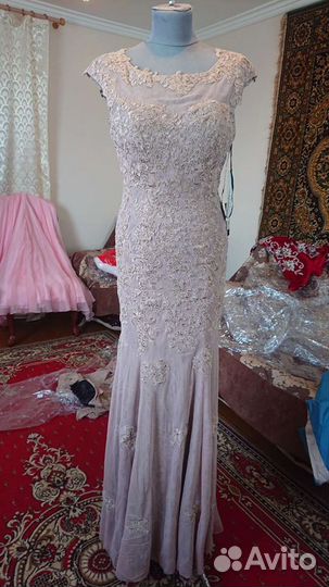 Вечернее платье