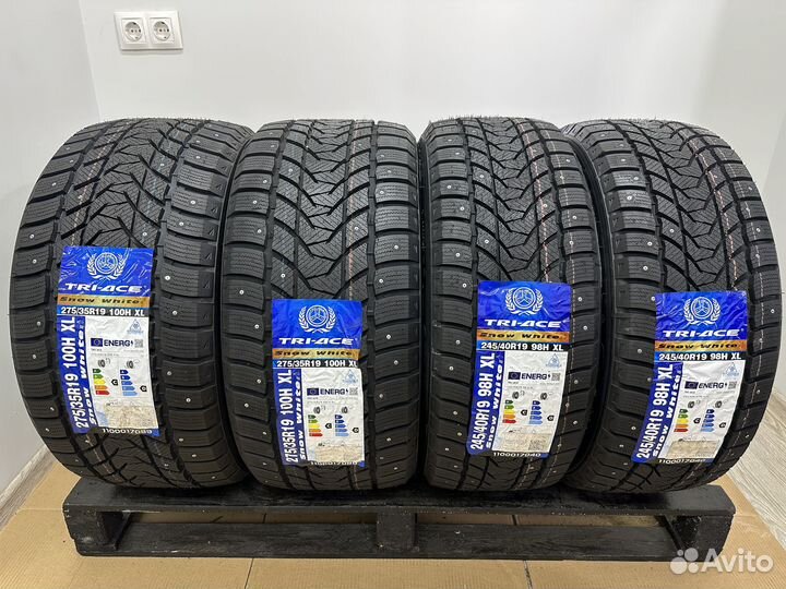 Tri Ace Snow White II Stud 245/40 R19 и 275/35 R19 98J