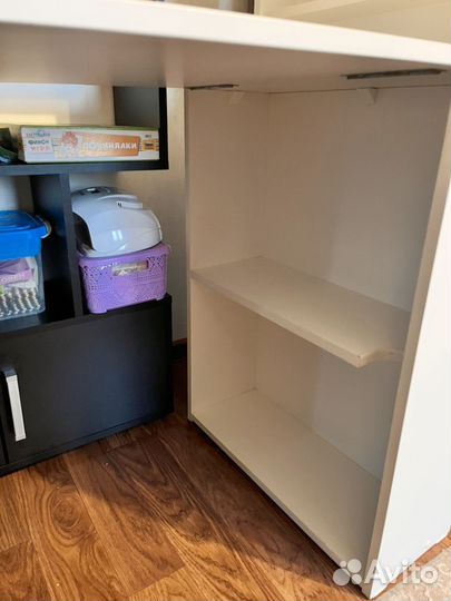 Маникюрный стол бу