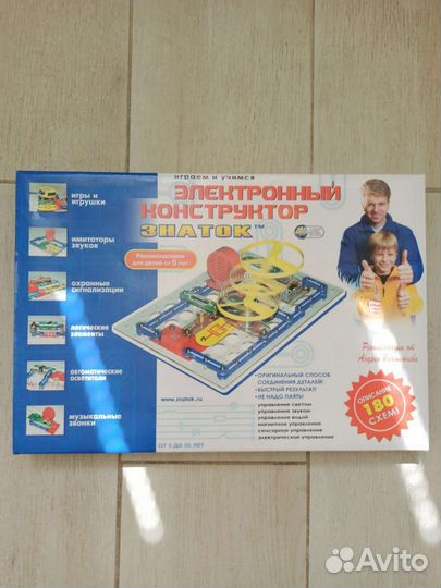 Детский электронный конструктор Знаток 180