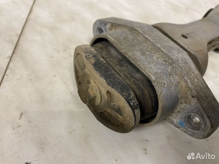 Подушка опора АКПП Hyundai Solaris 1