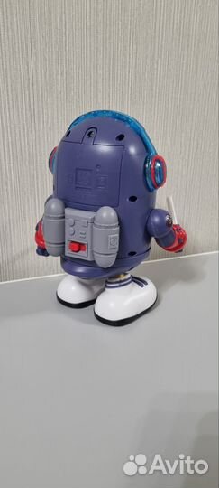 Танцующий робот Утенок космонавт