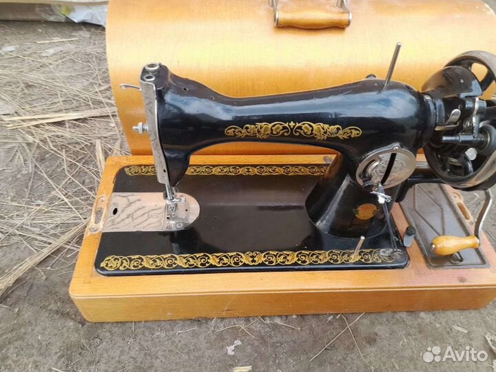 Швейная машинка ручная