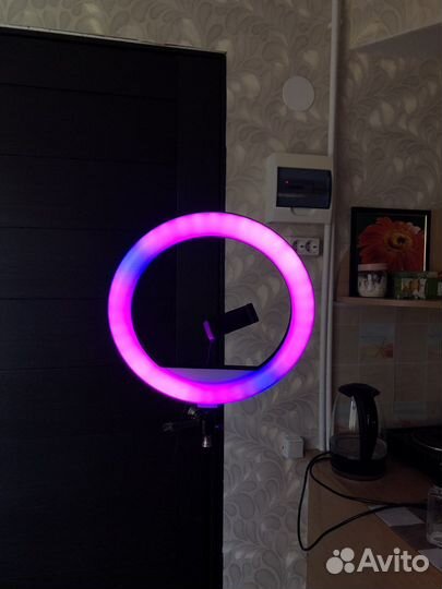 Лампа кольцевая со штативом цветная 33 см