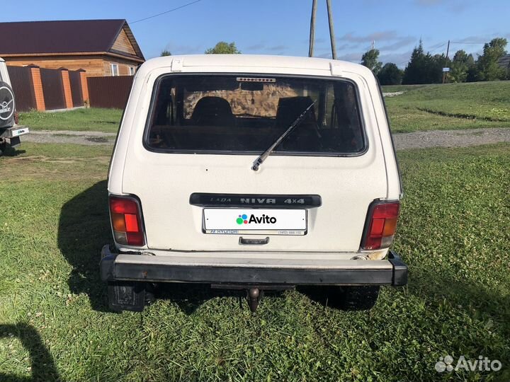 LADA 4x4 (Нива) 1.7 МТ, 2003, 200 000 км