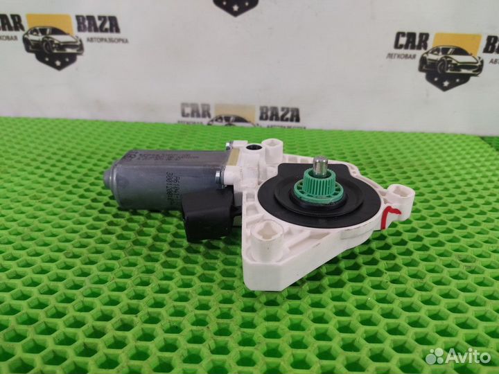 Моторчик стеклоподъемника правый R