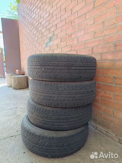 Roadstone Classe Premiere CP672 215/65 R16
