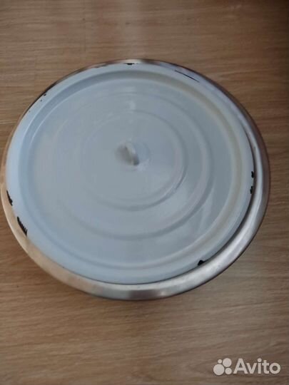 Эмалированный таз