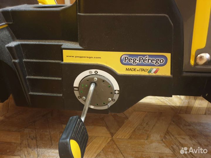 Детский трактор с педалями