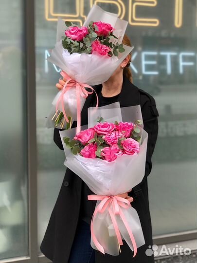 Букет из розовых роз