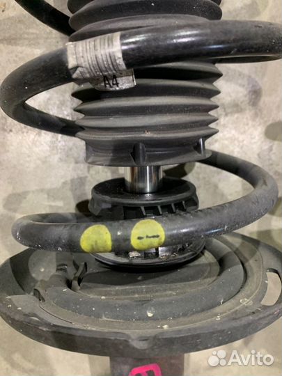 Стойки передние с пружинами передние Mercedes-Benz