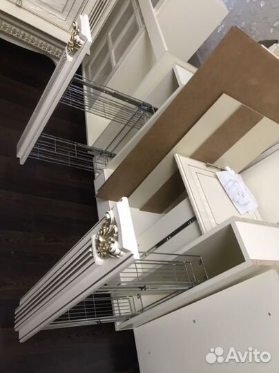 Кухонный гарнитур новый С столом