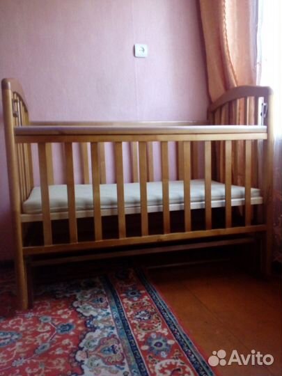 Продам детскую кроватку