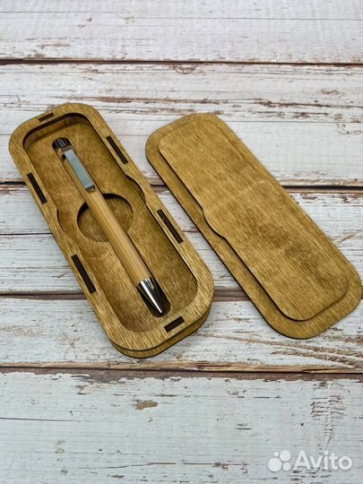 Ручка с гравировкой в подарочной коробке