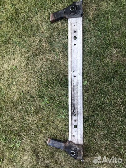 Балка подрадиаторная передняя Renault Megan 3