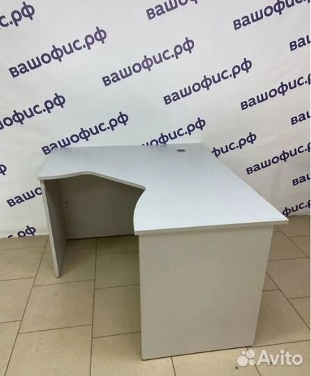 Стол угловой серый