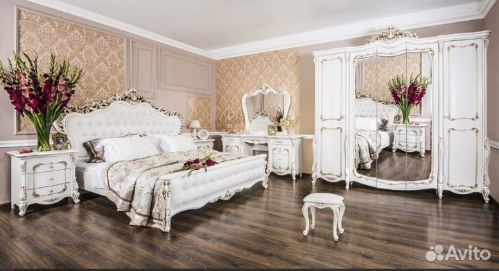 Спальные гарнитуры