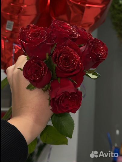 Блестящие розы