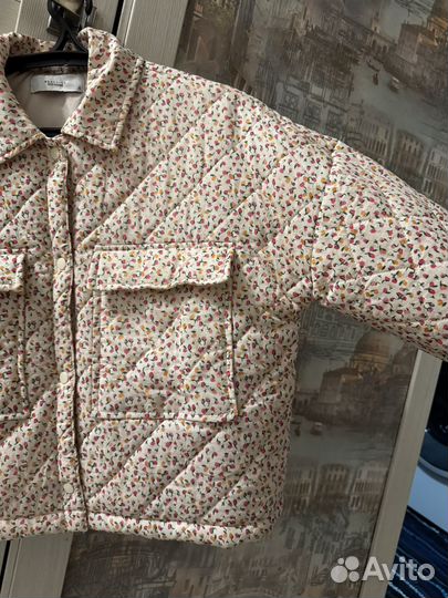 Куртка в цветок бронь