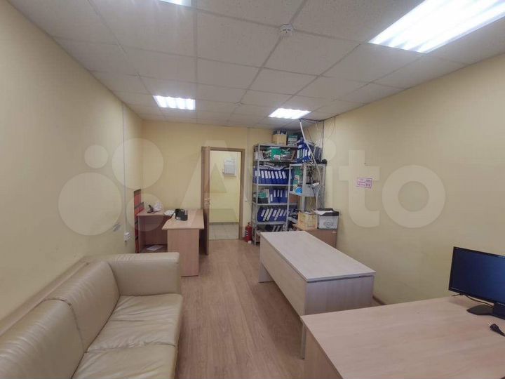 2-к. квартира, 64 м², 1/19 эт.