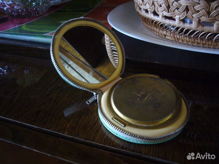 Пудренница винтаж