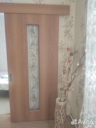 Двери межкомнатные, распашные с фурнитурой б/у