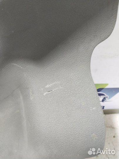 Обшивка стойки задняя левая Audi Q7 легковой